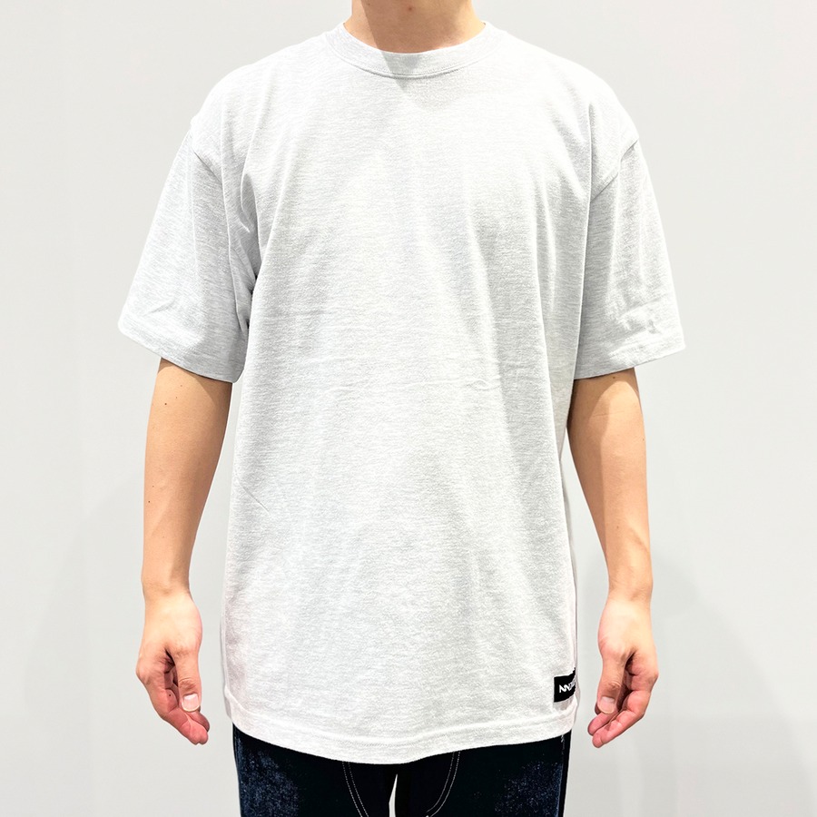 モデル身長168cm / ASH XLサイズ着用