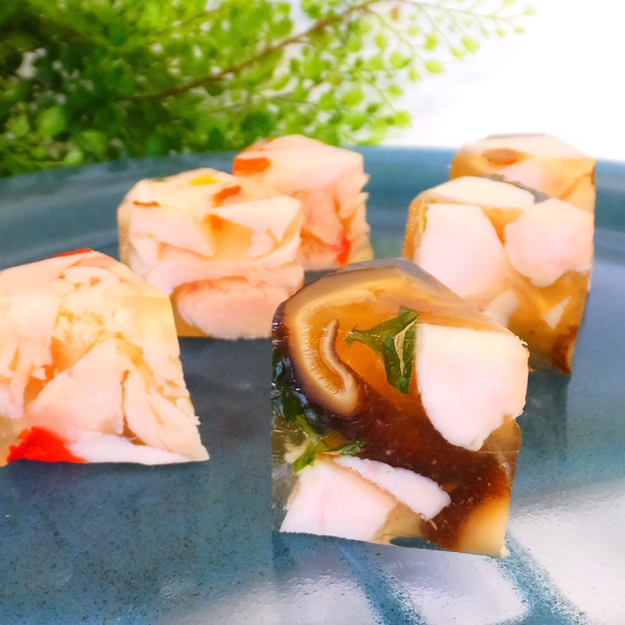 食卓が華やぐ椎茸ゼリーとパプリカゼリー