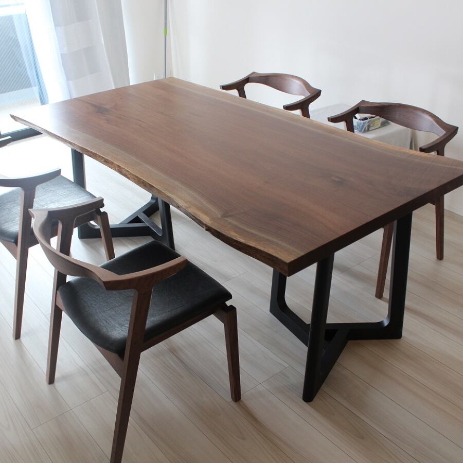 《導入事例》ウォールナット　一枚板