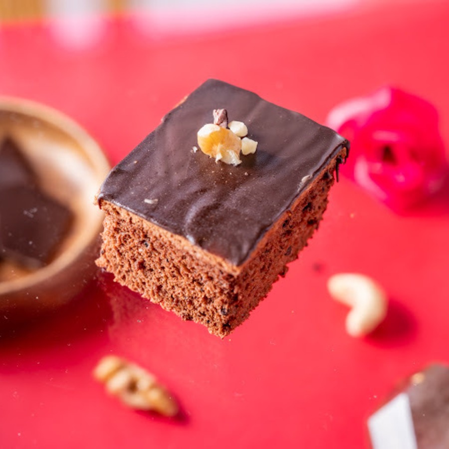 CALM/和み　オーガニックココア生地にチョコと数種類のナッツをトッピング