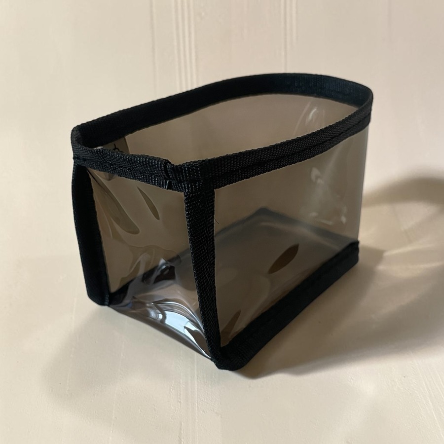 パイピング加工のしっかりした作りで自立してくれます