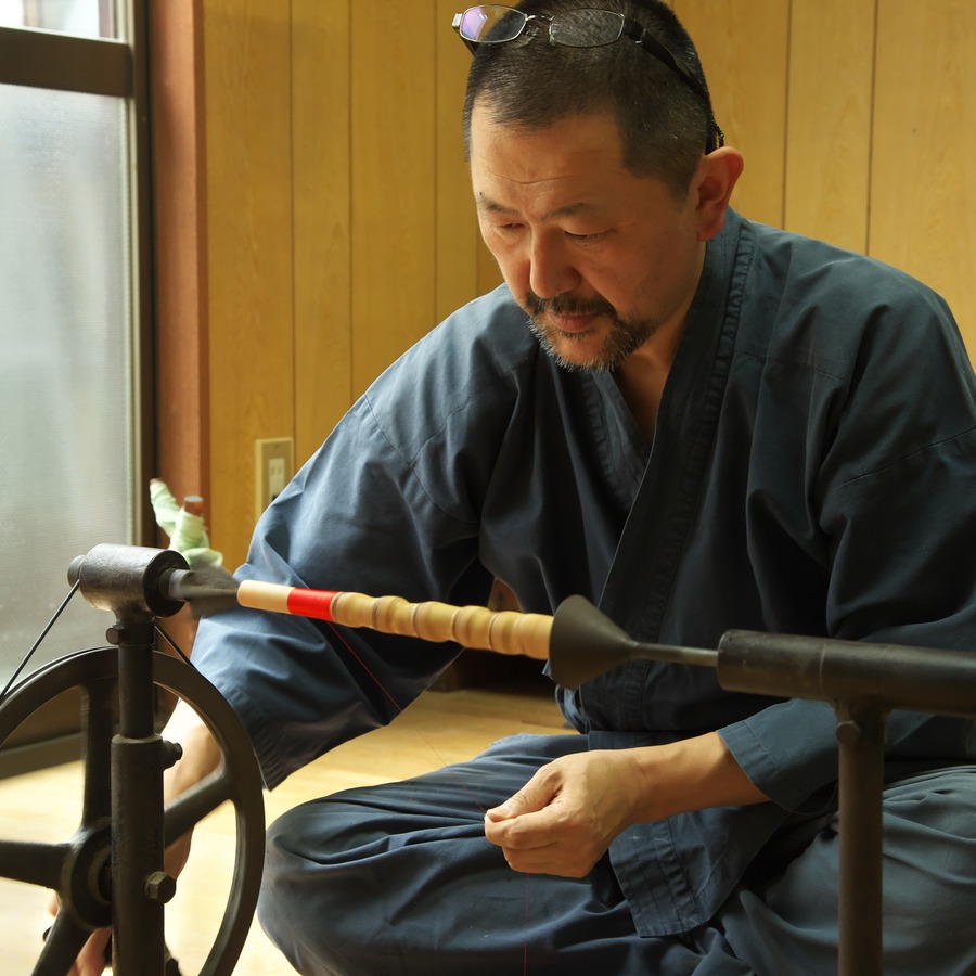 糸巻き作業の様子