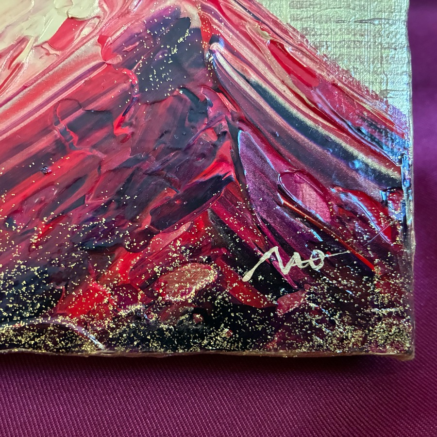 Hand-painted by infinity artist NAO, Japan.