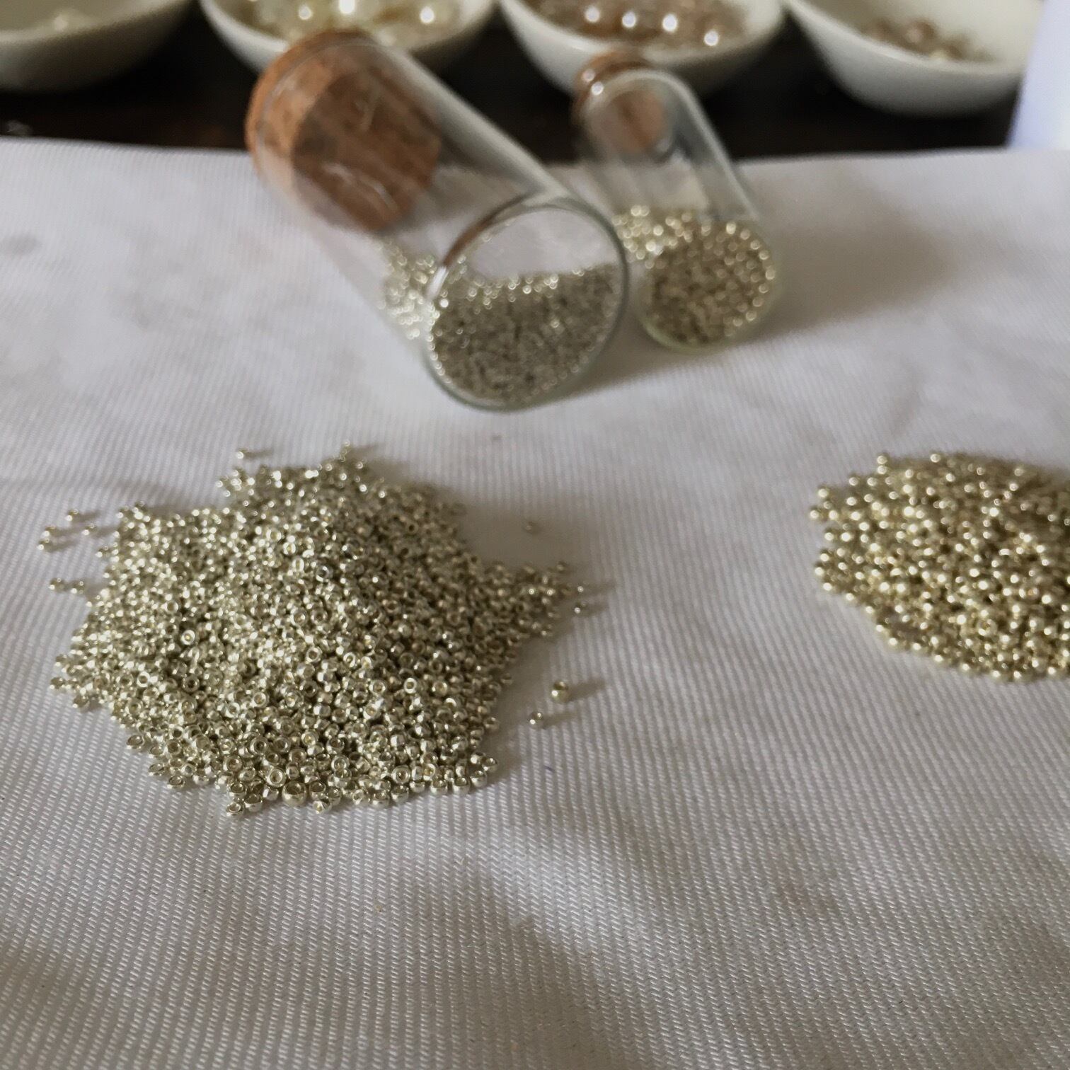 ビーズサイズは約1.5mm