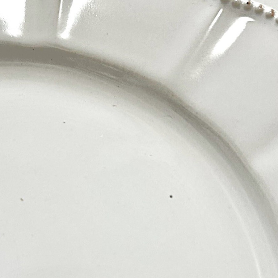 【黒点】土に含まれる鉄分が焼成時に酸化して現れる