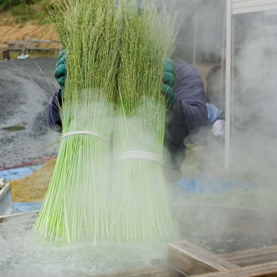 あつあつの窯で茹でます