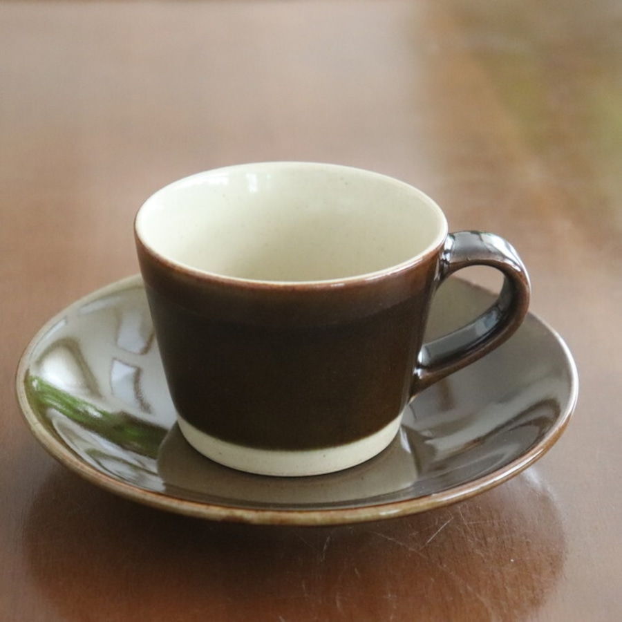 8. 皮鯨釉 / Dark Brown Glaze