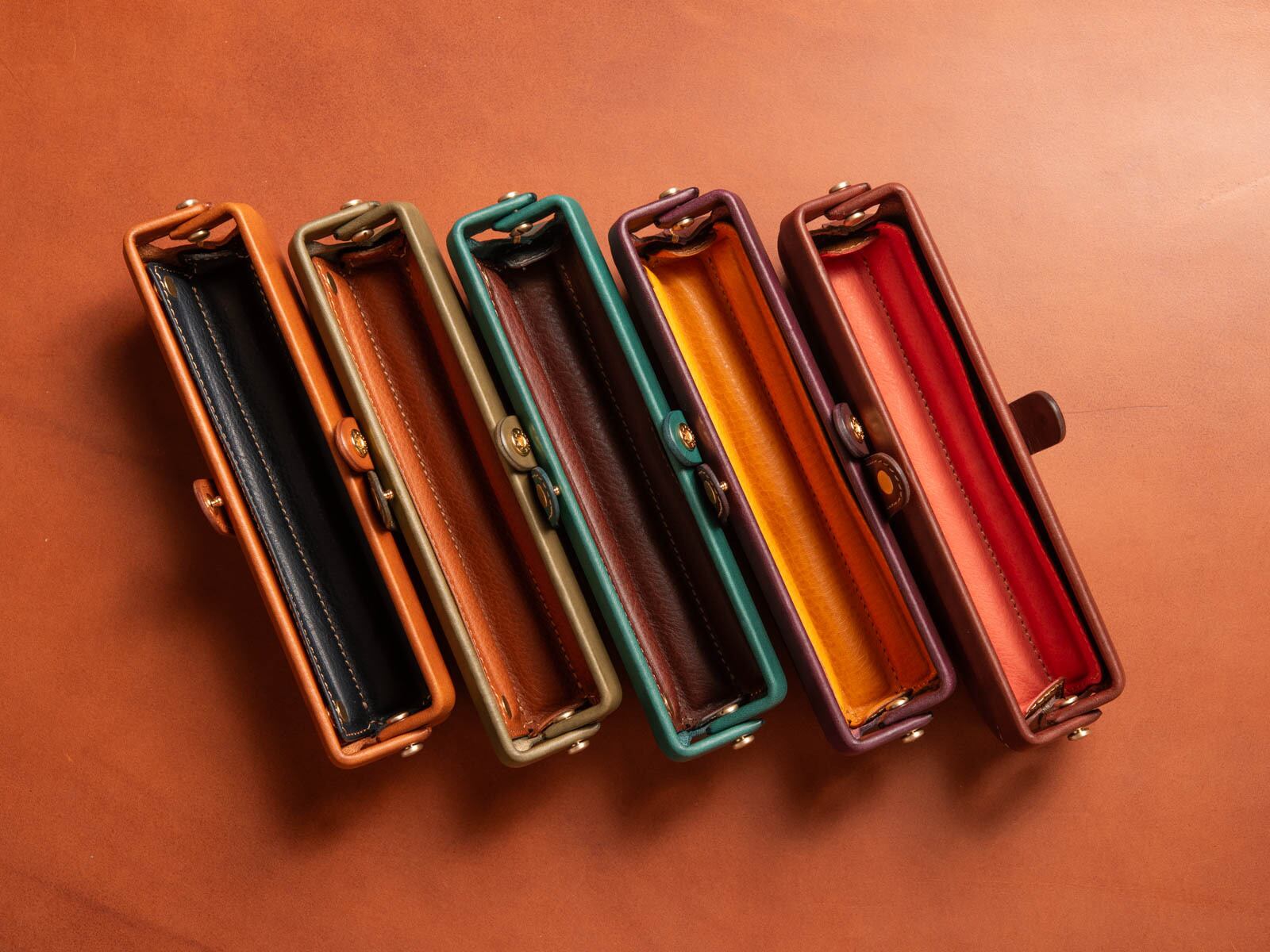 Paka-pen ss イタリアンレザーのコンパクトペンケース 万年筆 入学祝い
