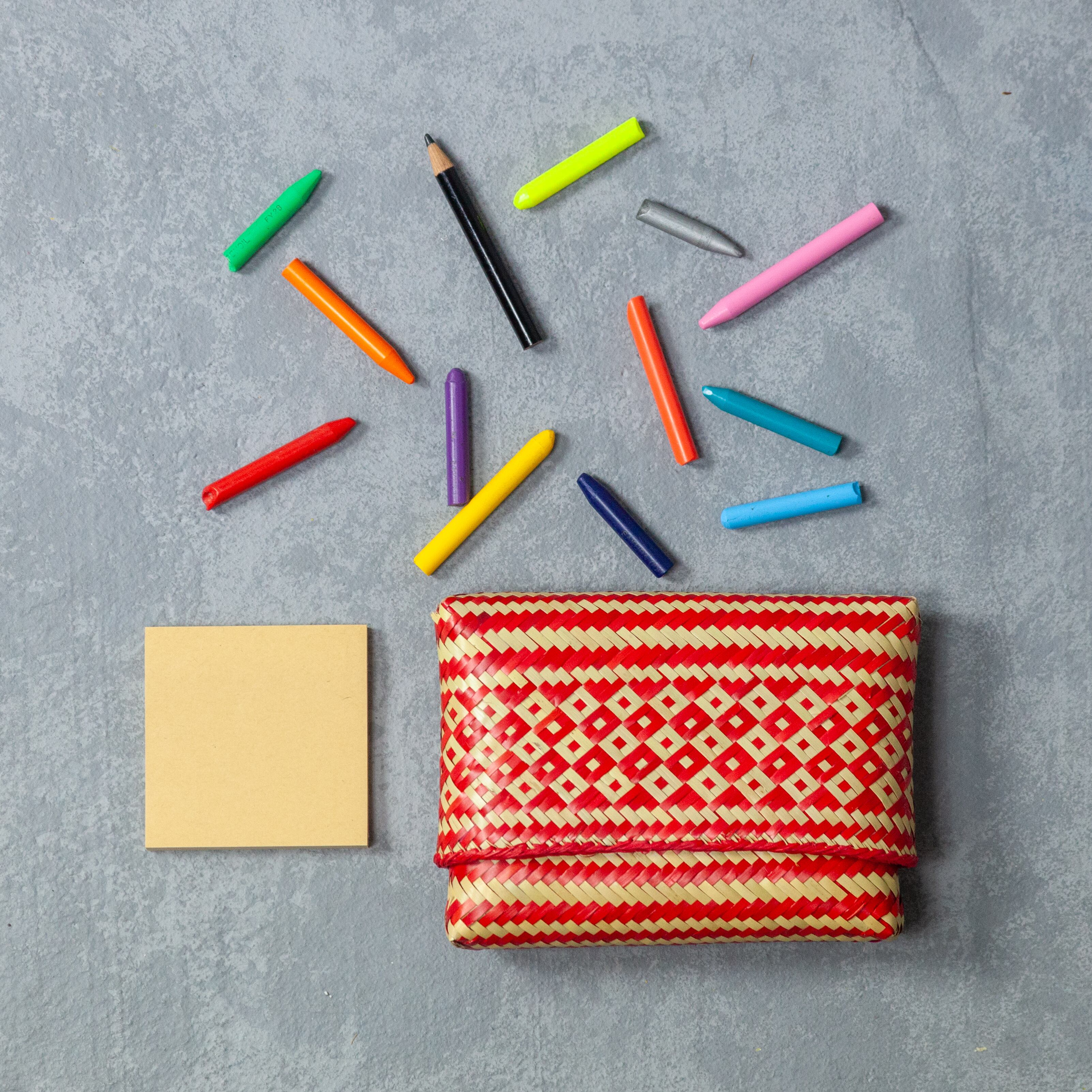 使用例: クレヨン入れ