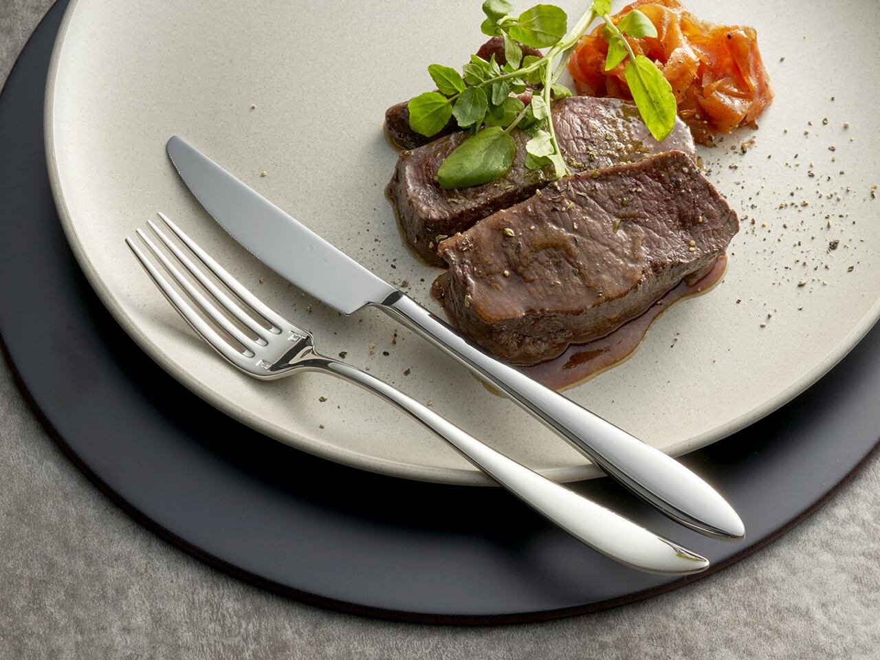 ヴェルーテ〉デザート(ディナー)ナイフ／共柄・鋸刃 No.19611-100