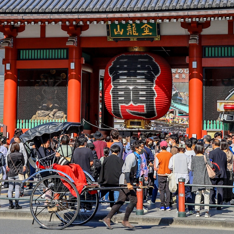 Asakusa (Kaminarimon Gate)