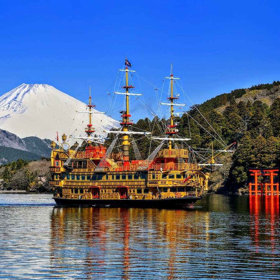 Hakone Cruise