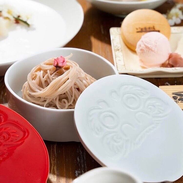 お蕎麦の二色盛（桜）にて