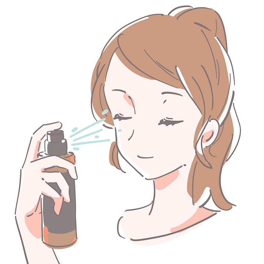 ①洗顔後10〜15㎝ほど離して顔全体がしっかりと濡れるよう直接吹きかけます。汚れ等多いと白濁します。