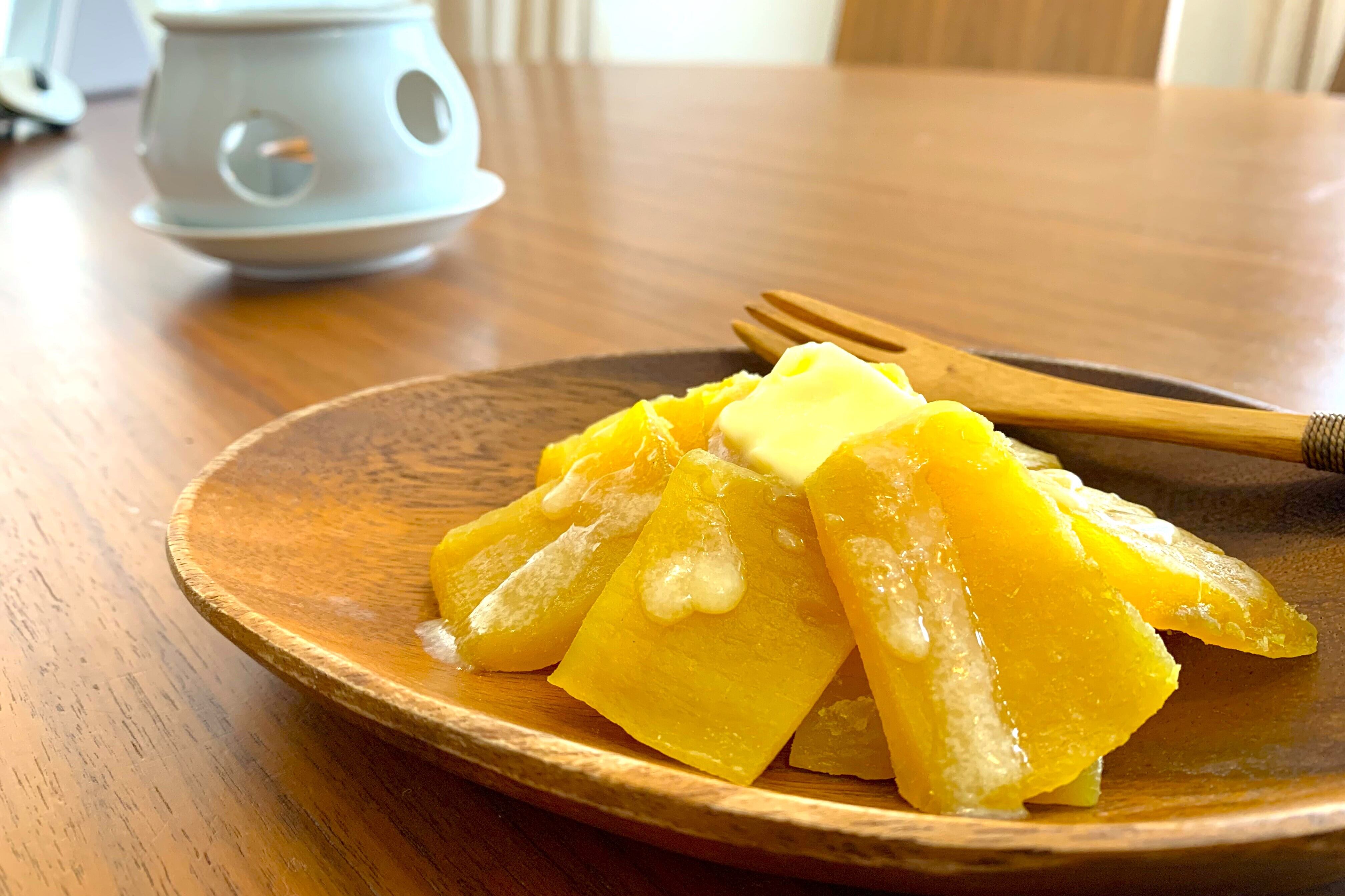 溶かしバターをトッピング