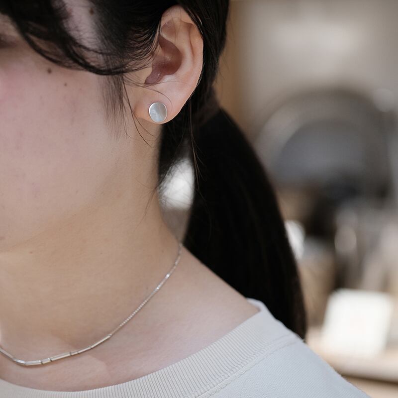 お客様スナップ／Saezuriネックレス　まるシールピアス