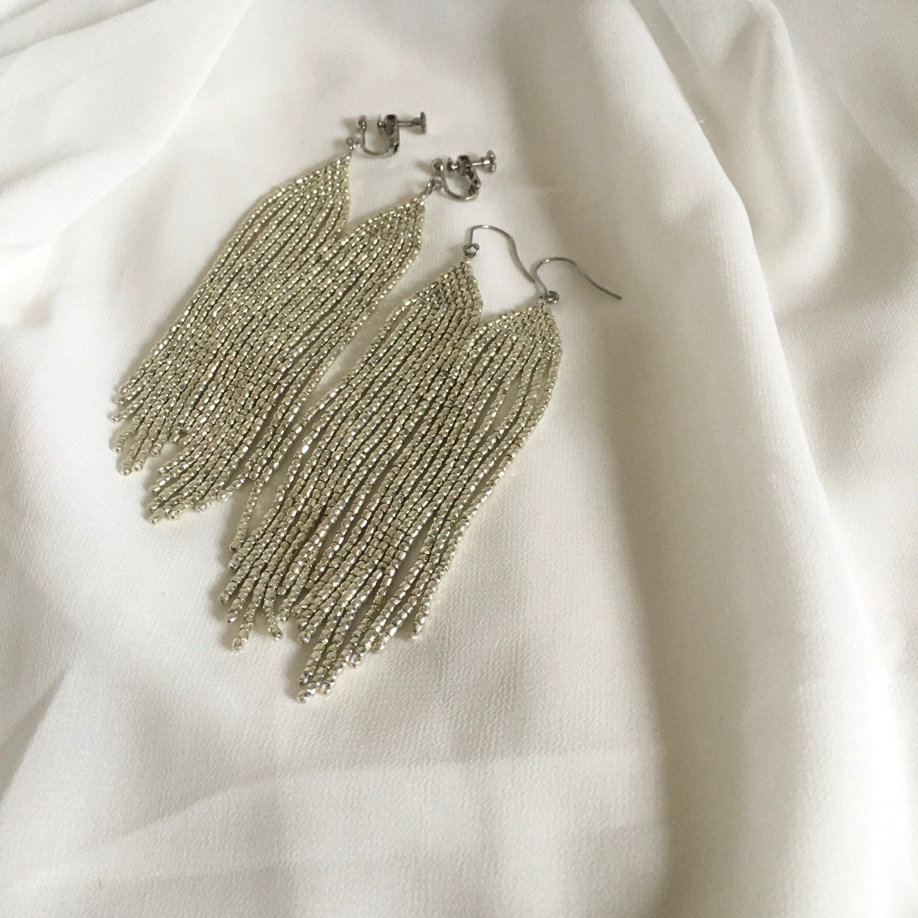 ピアスまたはイヤリング