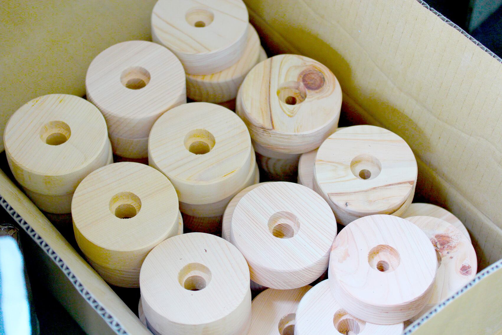 木材は愛知県産のひのき材を使用しています、林業への応援につながります。