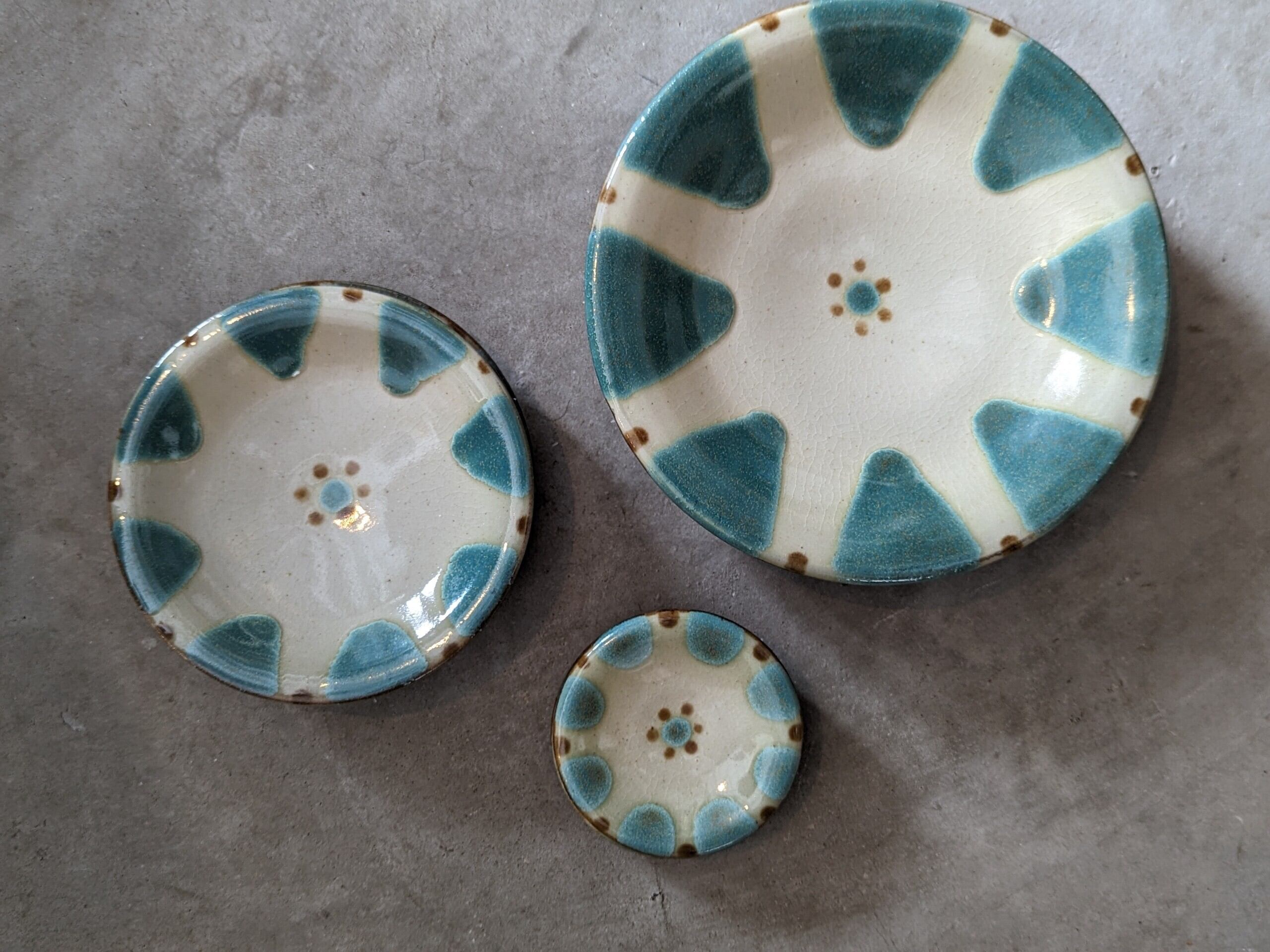 やちむん 皿5寸（チチチャン） | ノモ陶器製作所 | inoya