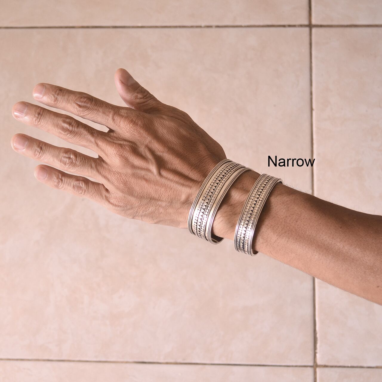 Armadilo Tri Bangleとのサイズ感の違い