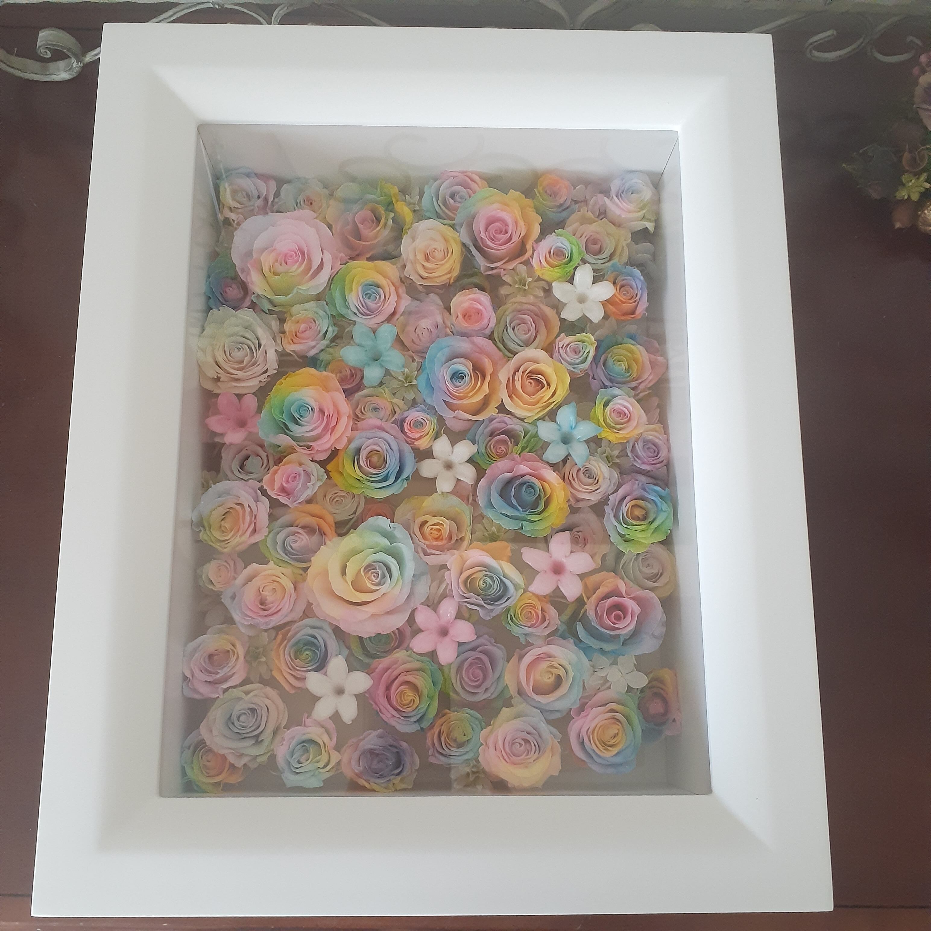 大切な姉へ贈るレインボーフレームアレンジ