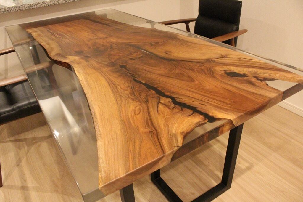 《導入事例》レジン クラロウォールナット 一枚板