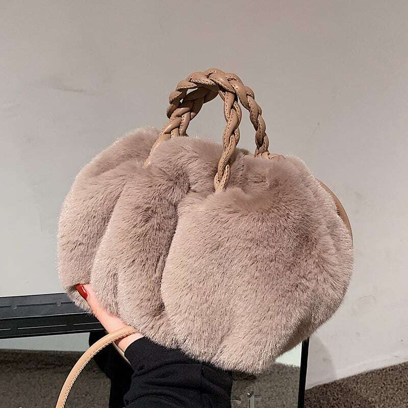 フェイクラビットファーのツイストレザーハンドバッグ　1183