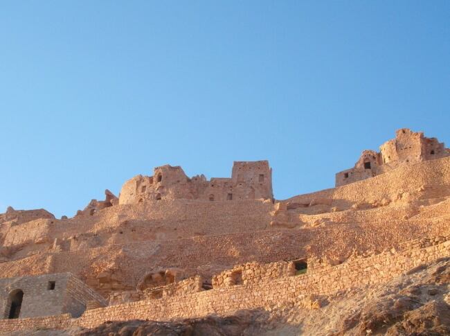 古い要塞の町シェニニ