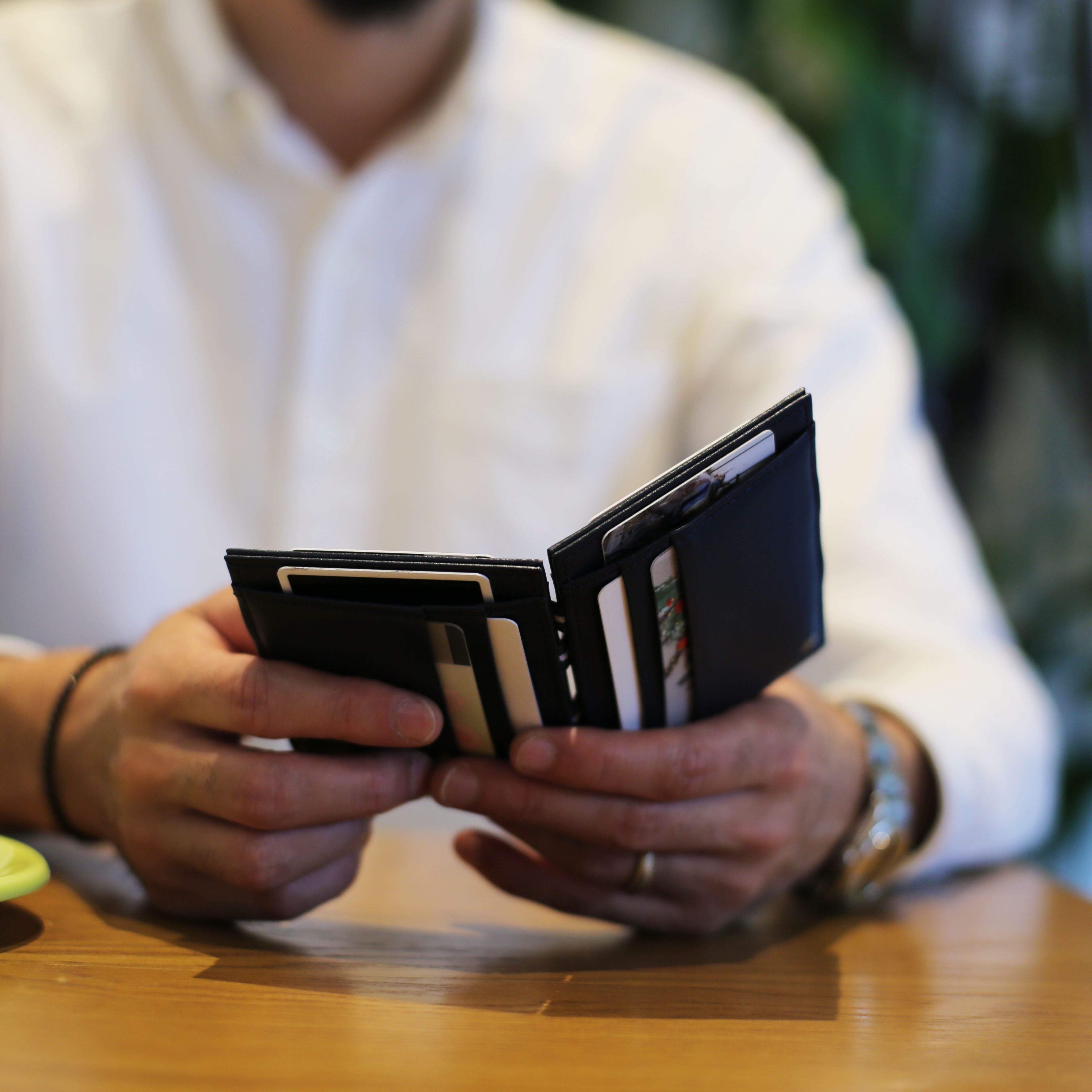 マジックウォレット】MAGIC WALLET | R/E SIDE（リサイド）便利な革製品