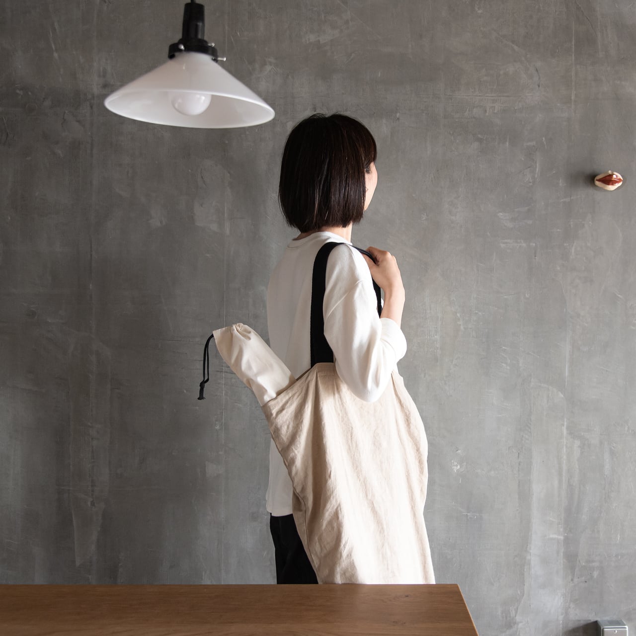 テーブルの刺繍台 | Colorbucket by Lemmikko