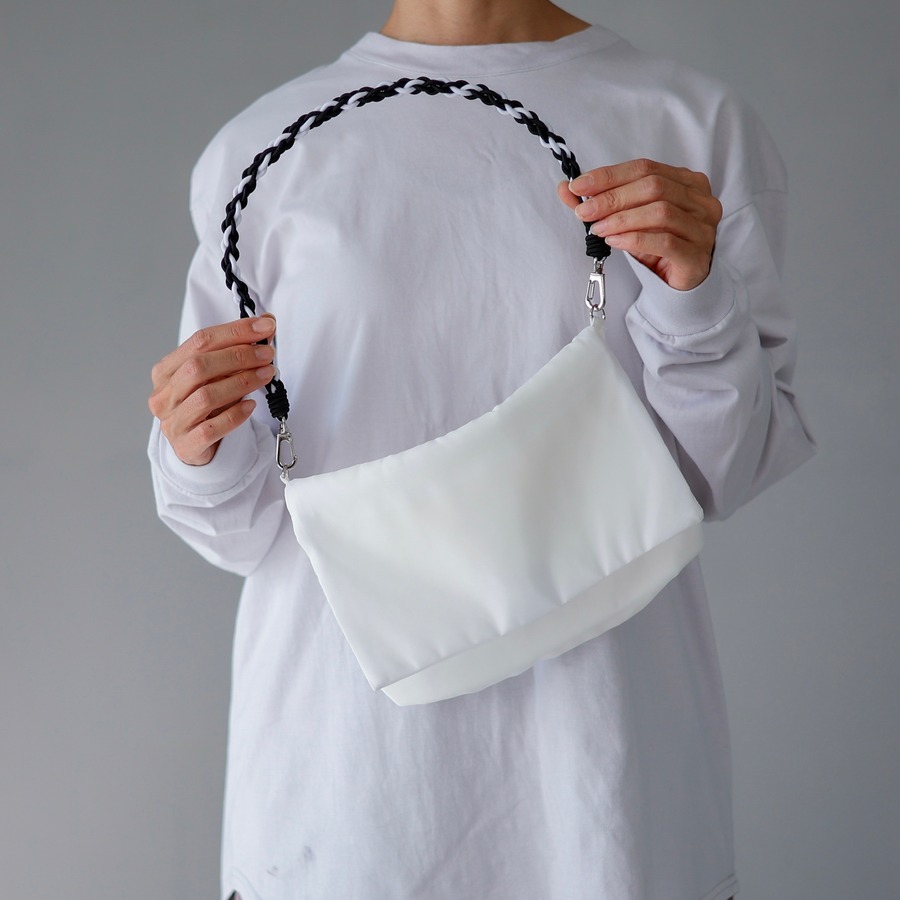 white (short bag strap/black&white)