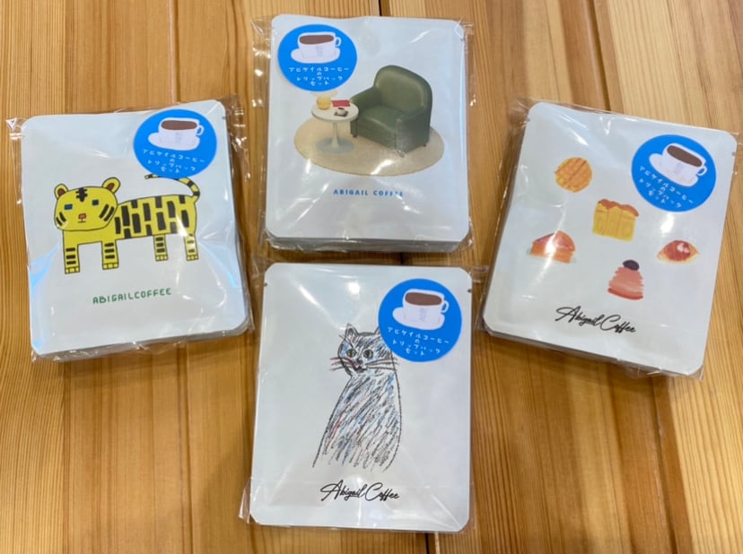 4こ入り、1セットで販売　こちらは第一弾デザイン