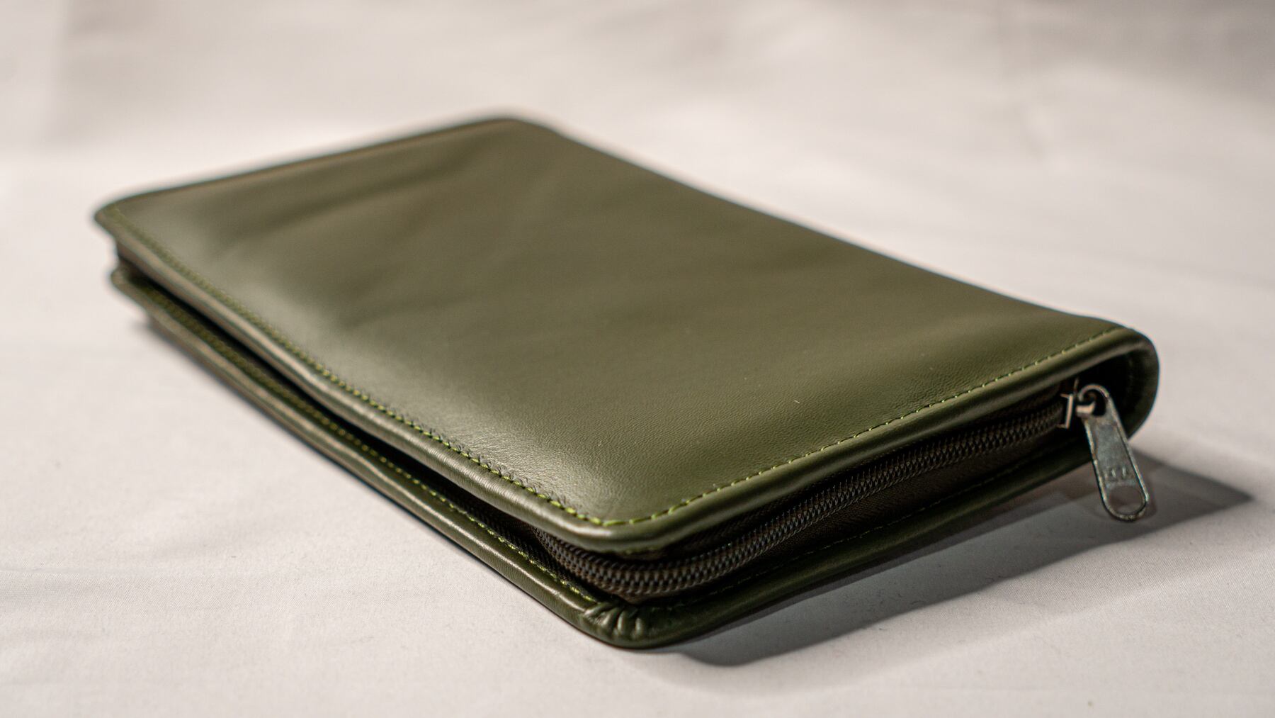 ミリタリーグリーン