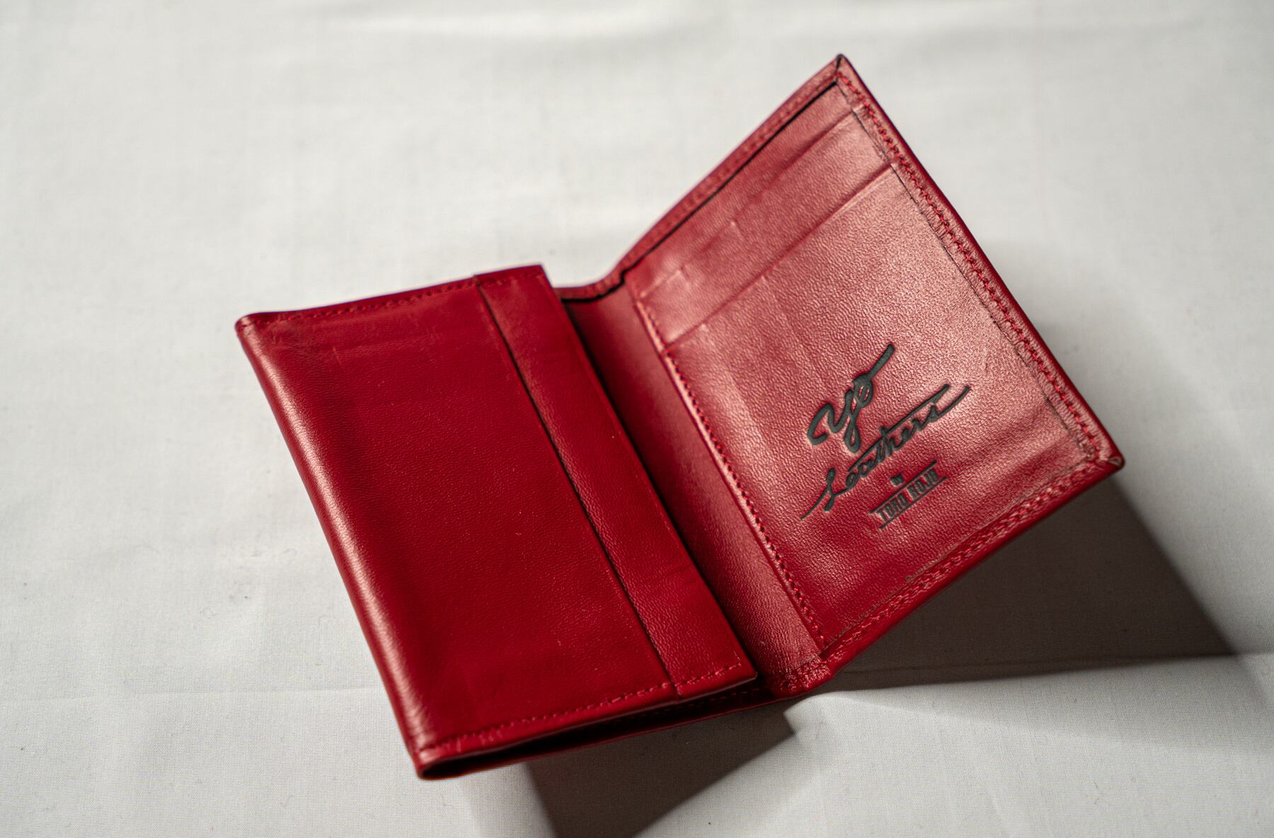 カーディナルレッド