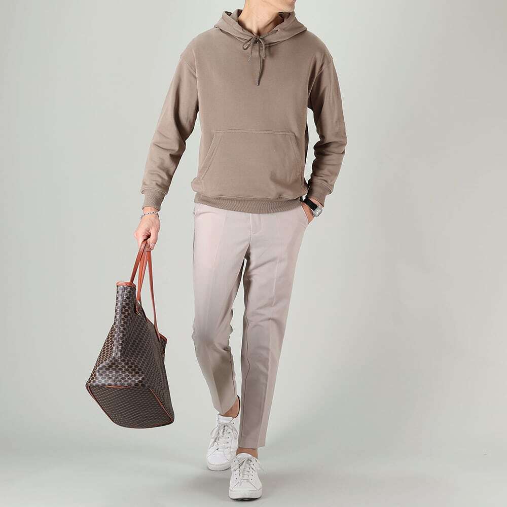 くすみブラウン