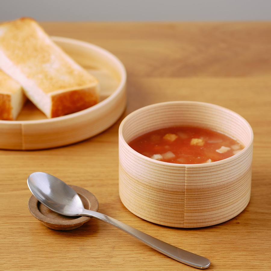 食品衛生法適合のウレタン塗装済。油分のあるものもご使用いただけます。画像はBowl S