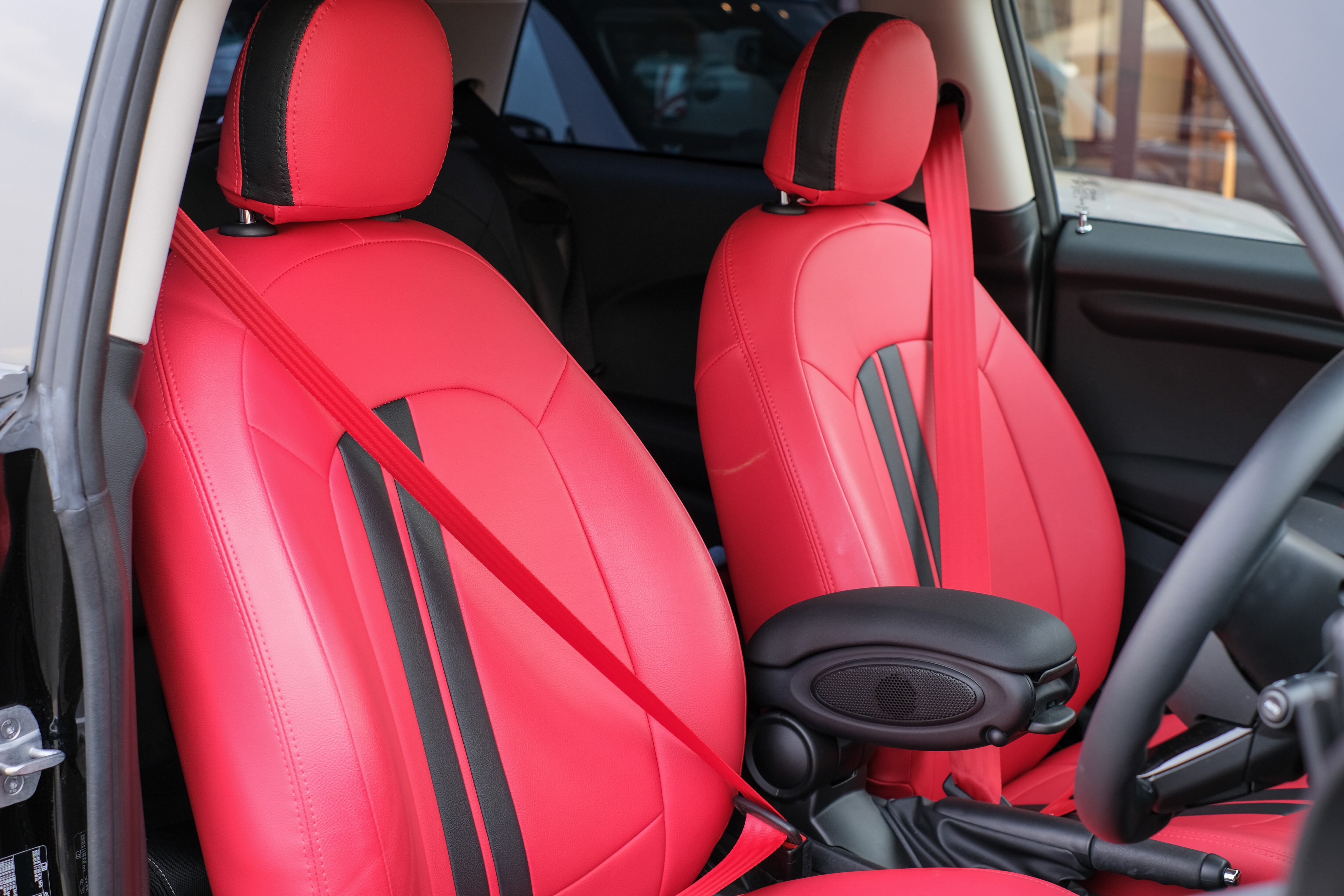 お客様制作例（ﾚｯﾄﾞ×ﾌﾞﾗｯｸ）