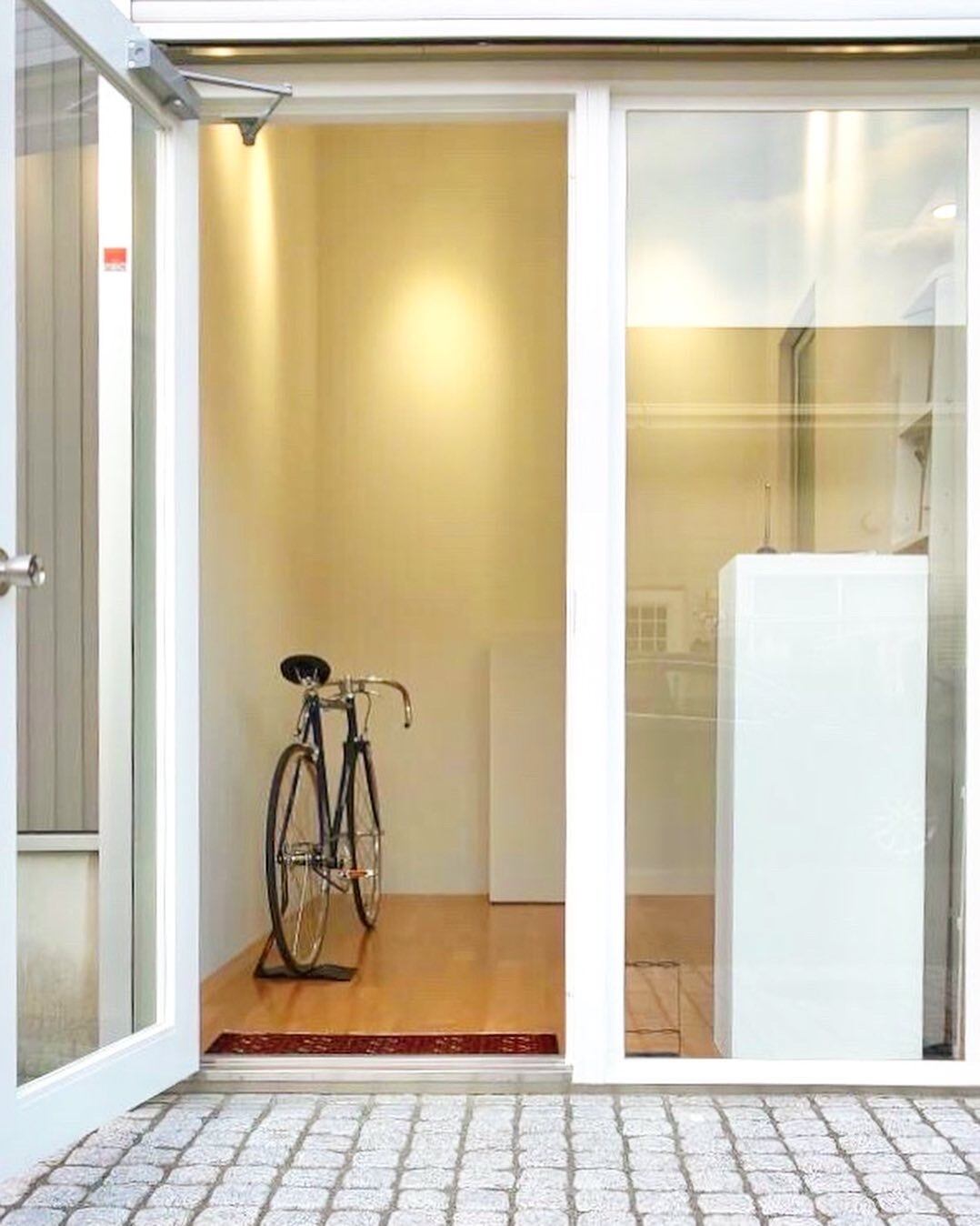 アーティストである松井ローラ様の作品が展示されている、神奈川県藤沢市 CELL STUDIO 