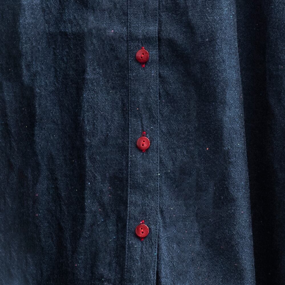 ブルーグレーブラック／ボタン赤