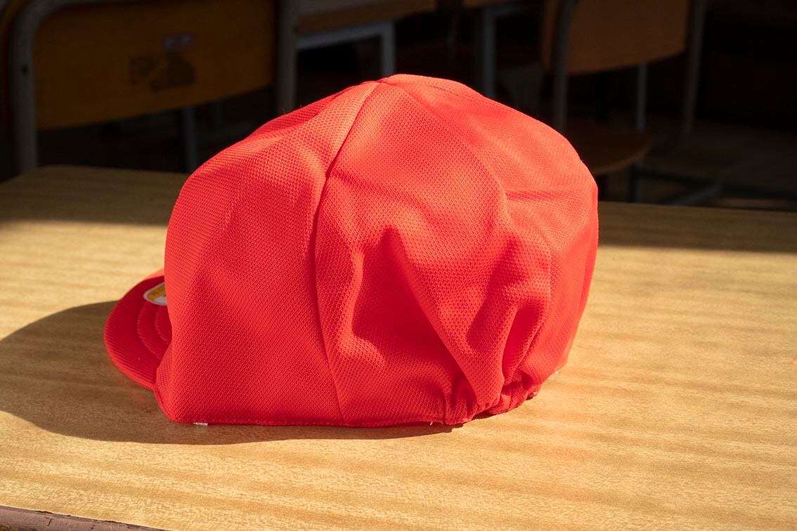 後ろはゴムギャザー付き