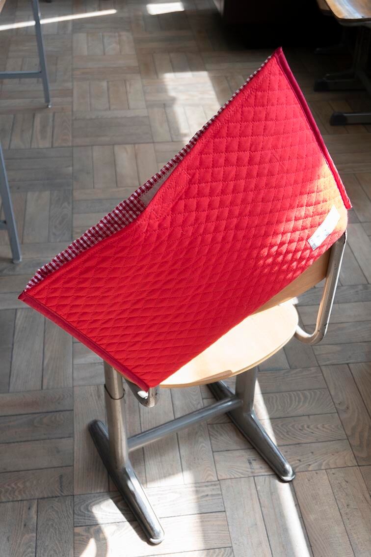 椅子の背もたれにかけるタイプです