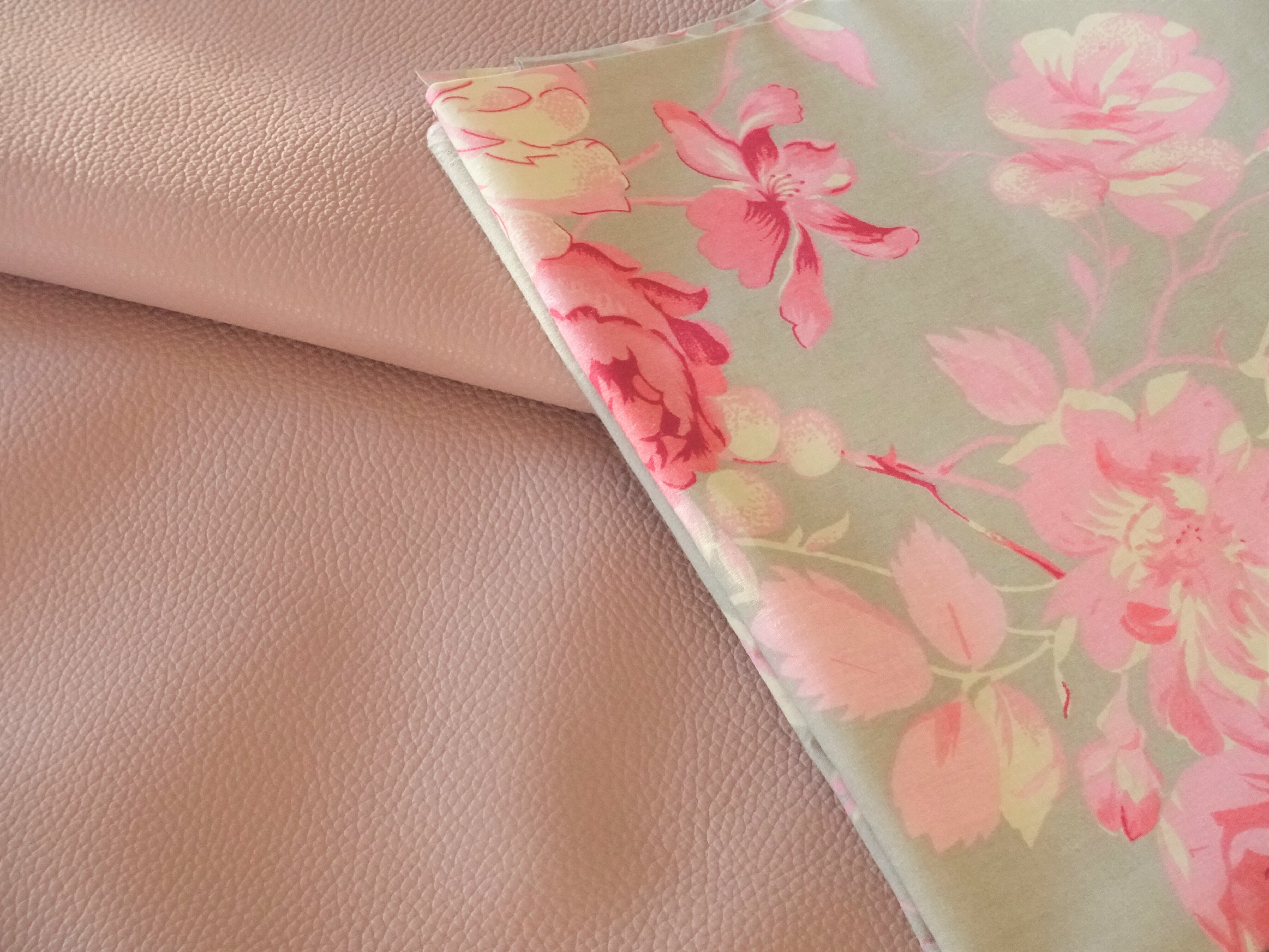 輸入生地を贅沢づかい。裏地はカスタム可能です。（画像は一例です）