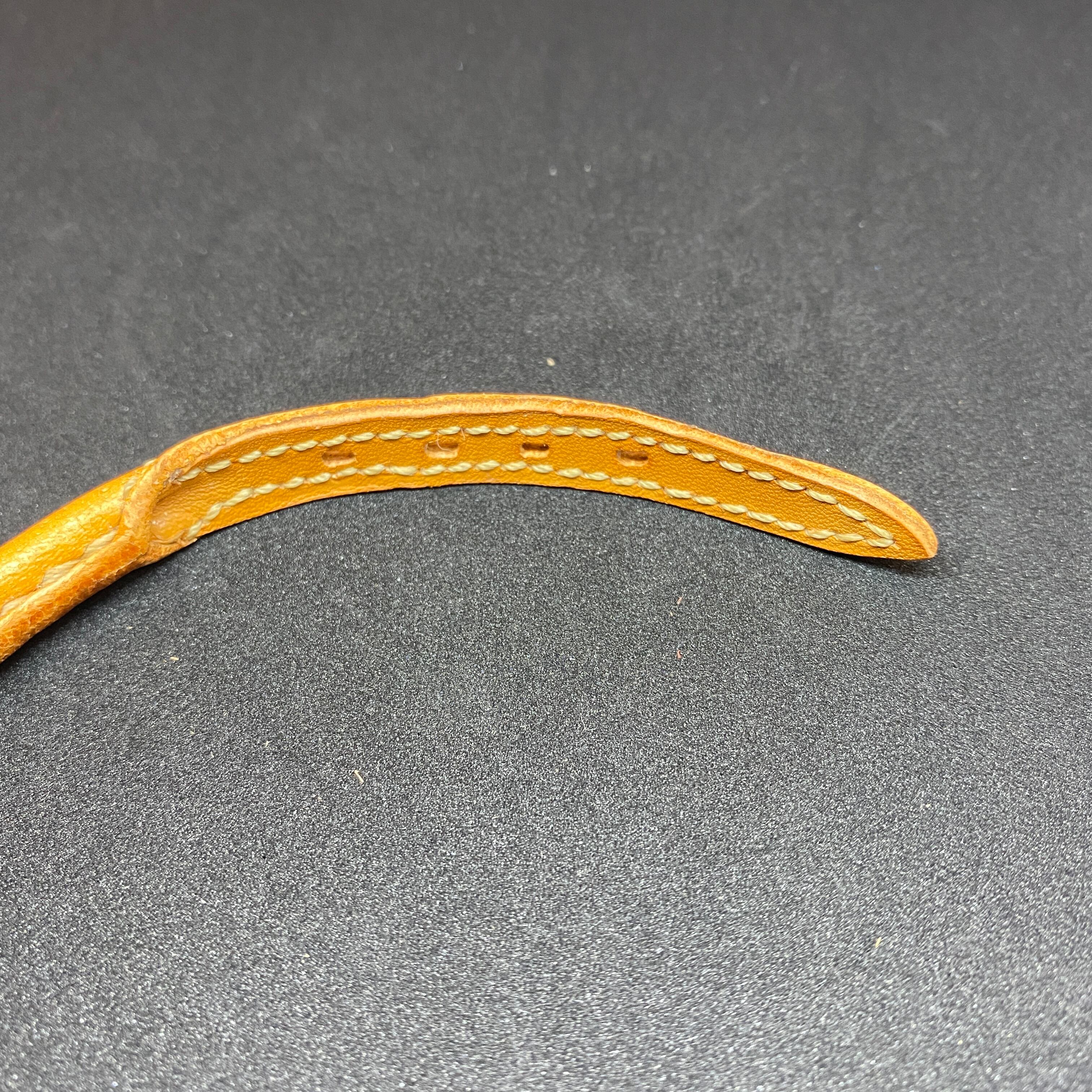 ベルト部分は２枚張り合わせ