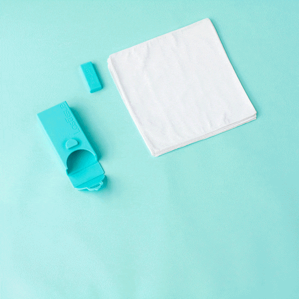 洗濯したティッシュは、畳んでまたケースにしまいましょう。