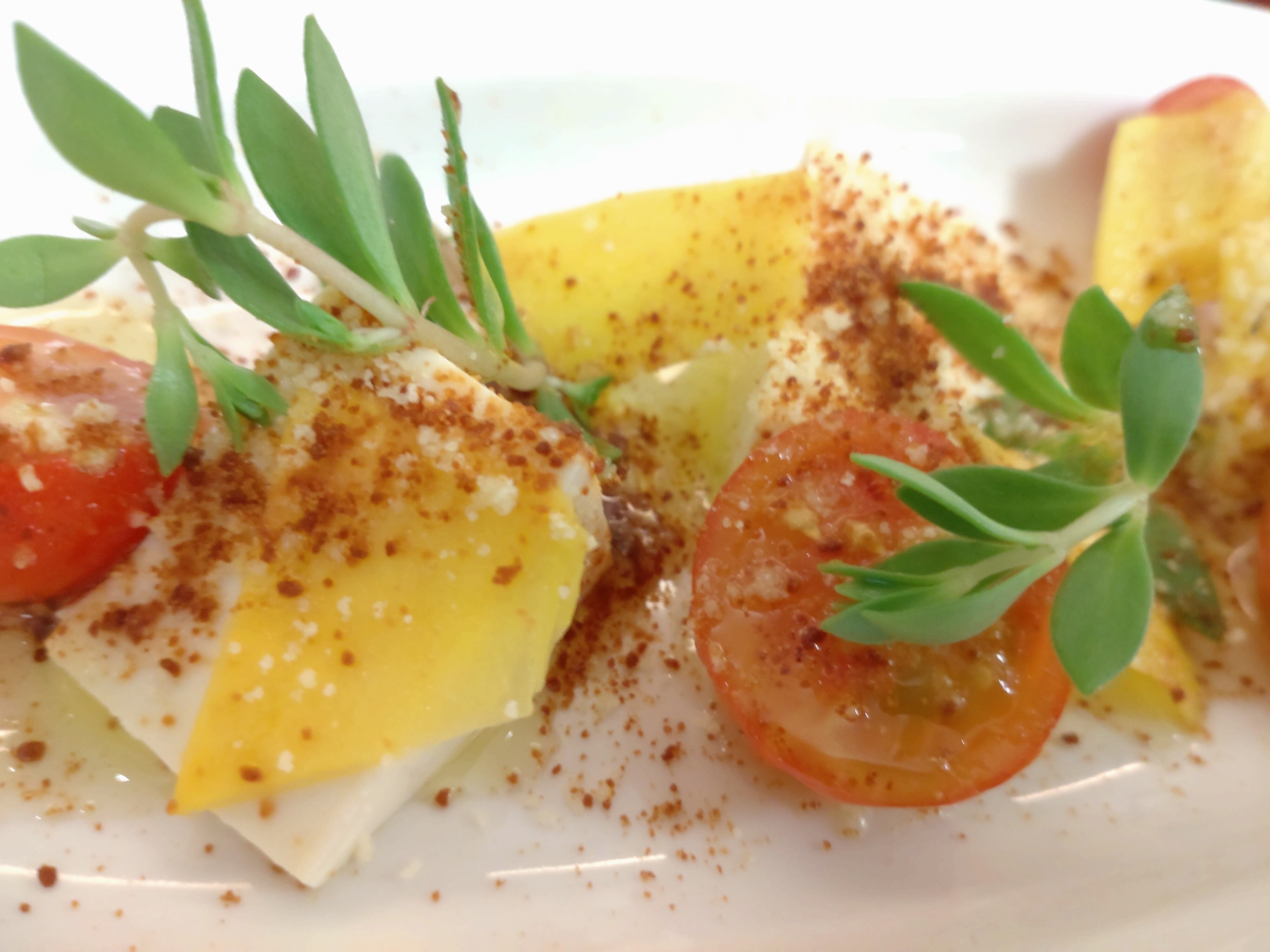 生野菜にも豆富にも味噌スパイス