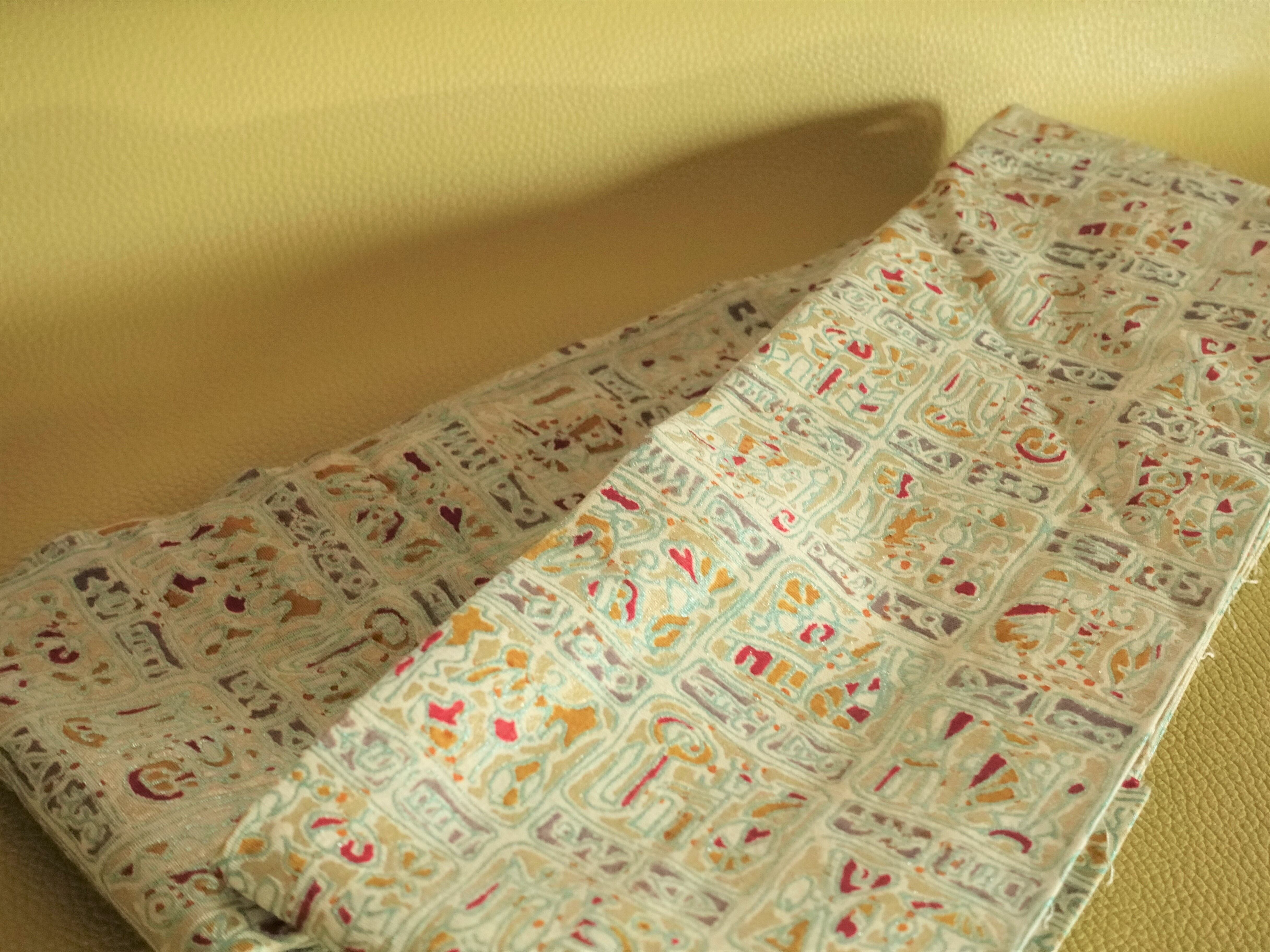 開くたびに心躍る♪裏地には輸入生地や着物帯を使用。（画像は一例です）