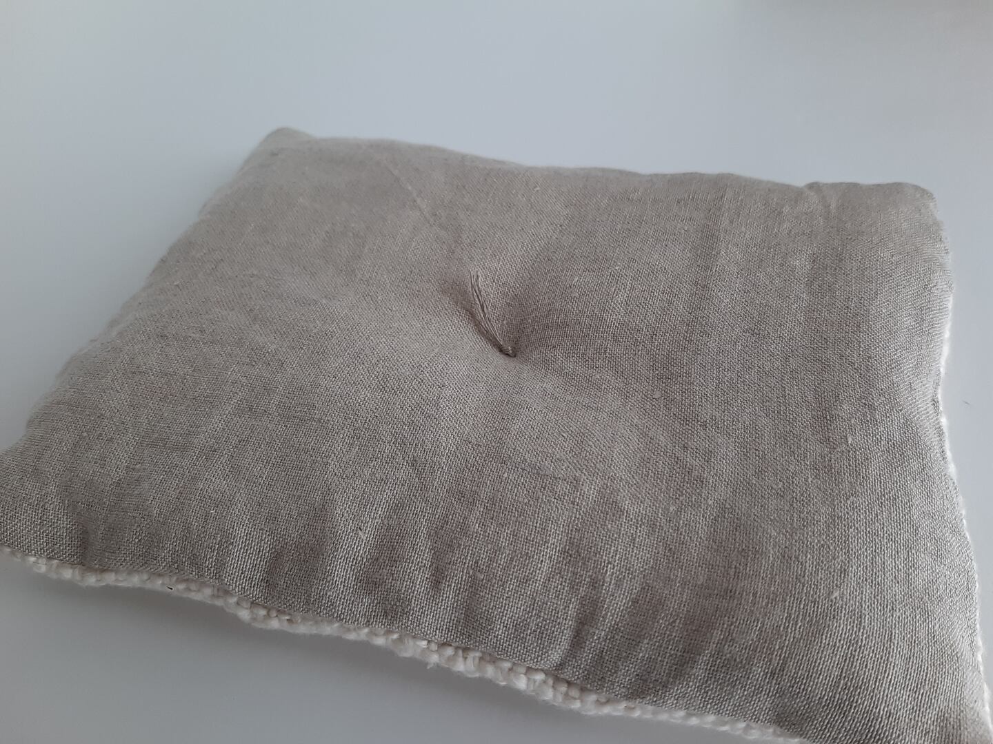 うら（リネン糸で中綴じしています）