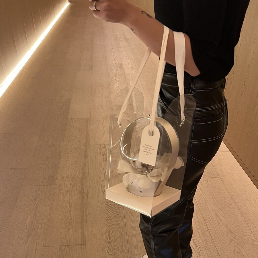 Clear tote