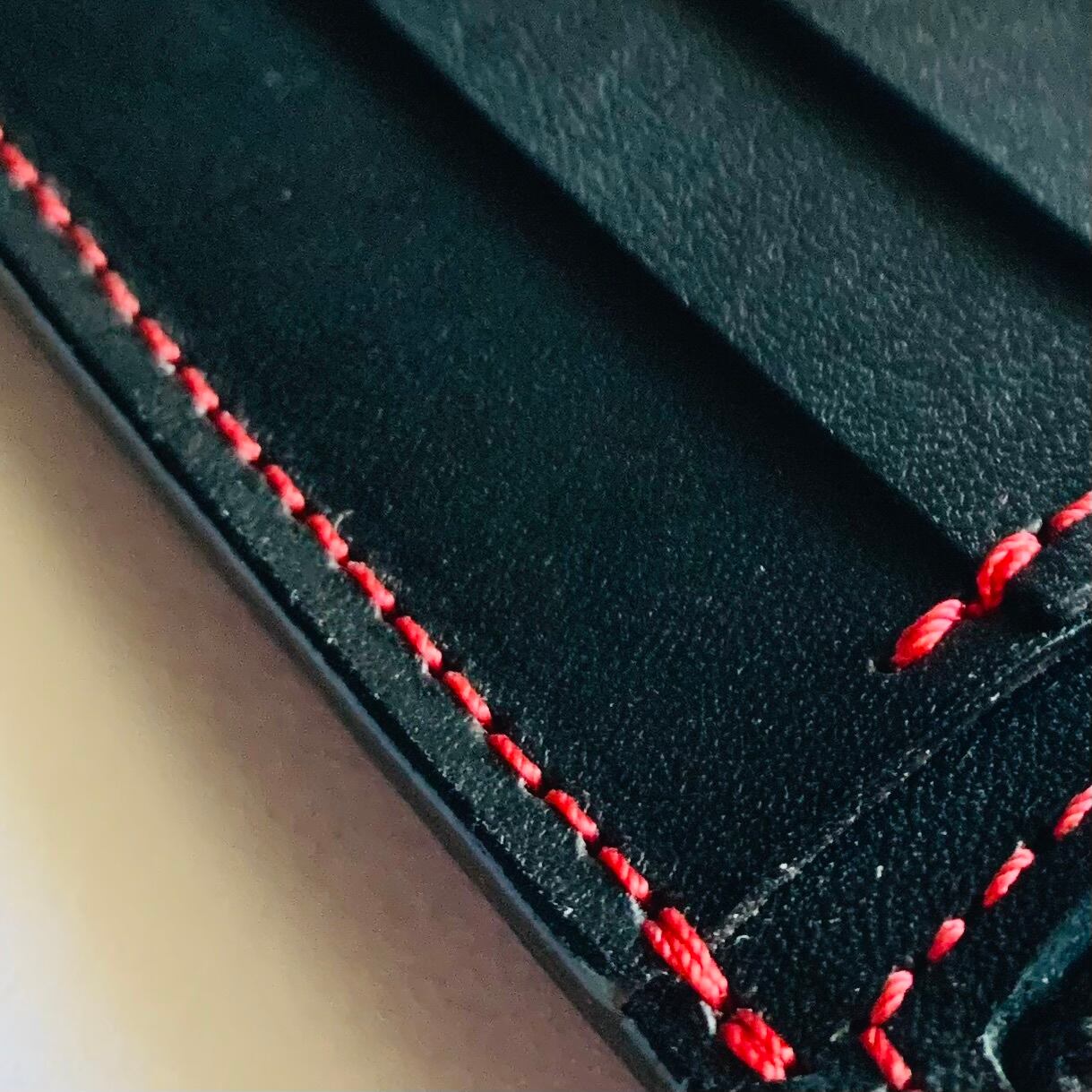 クロ×アカステッチsample