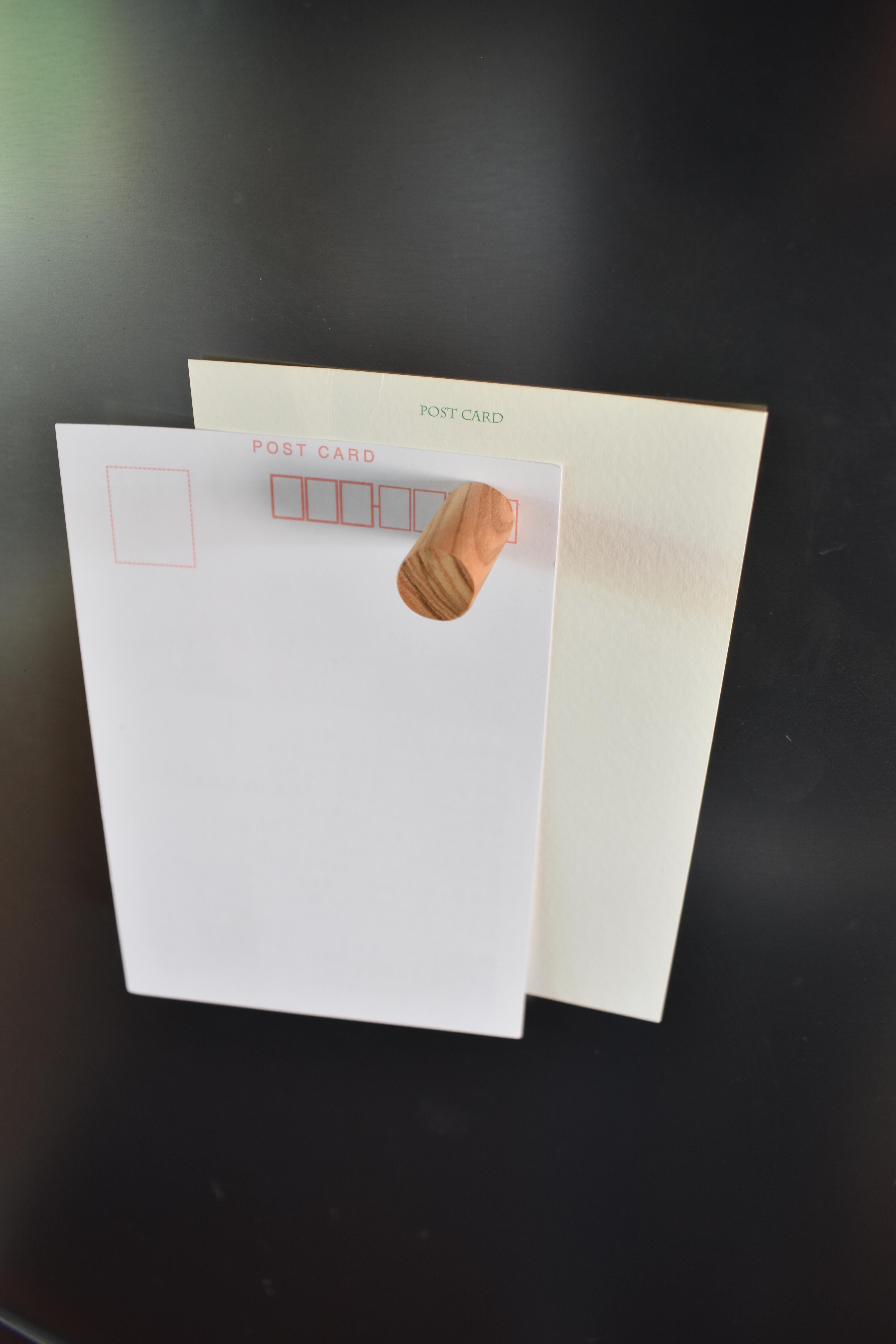 はがきの厚さでも２枚なら簡単に